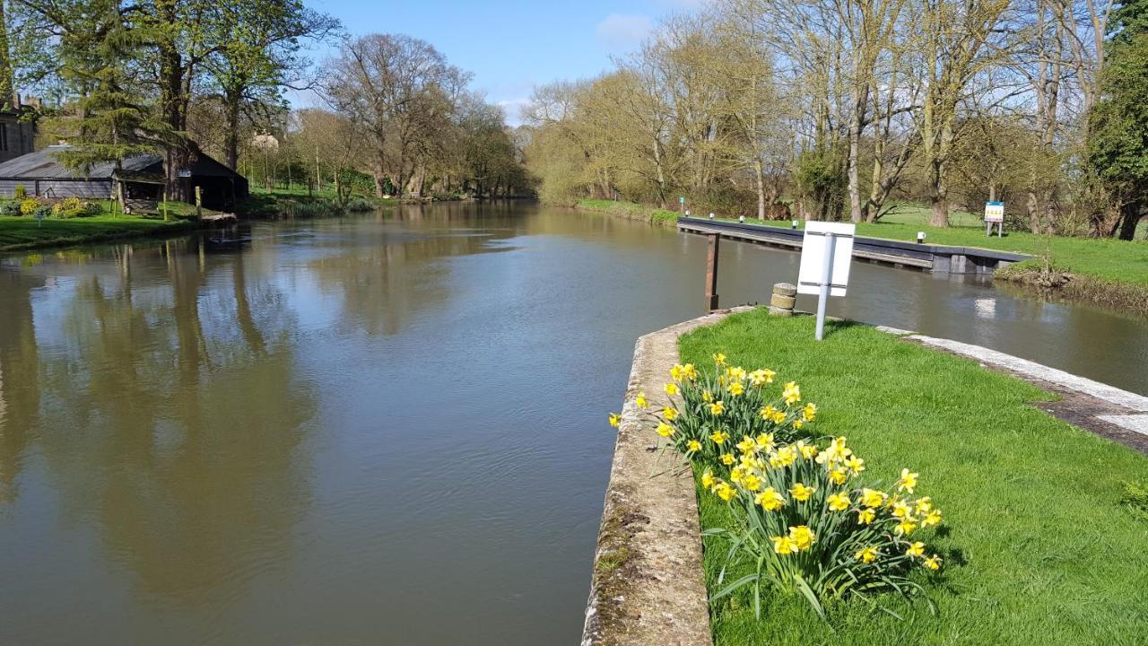River Nene Cottages Water Newton Eksteriør billede