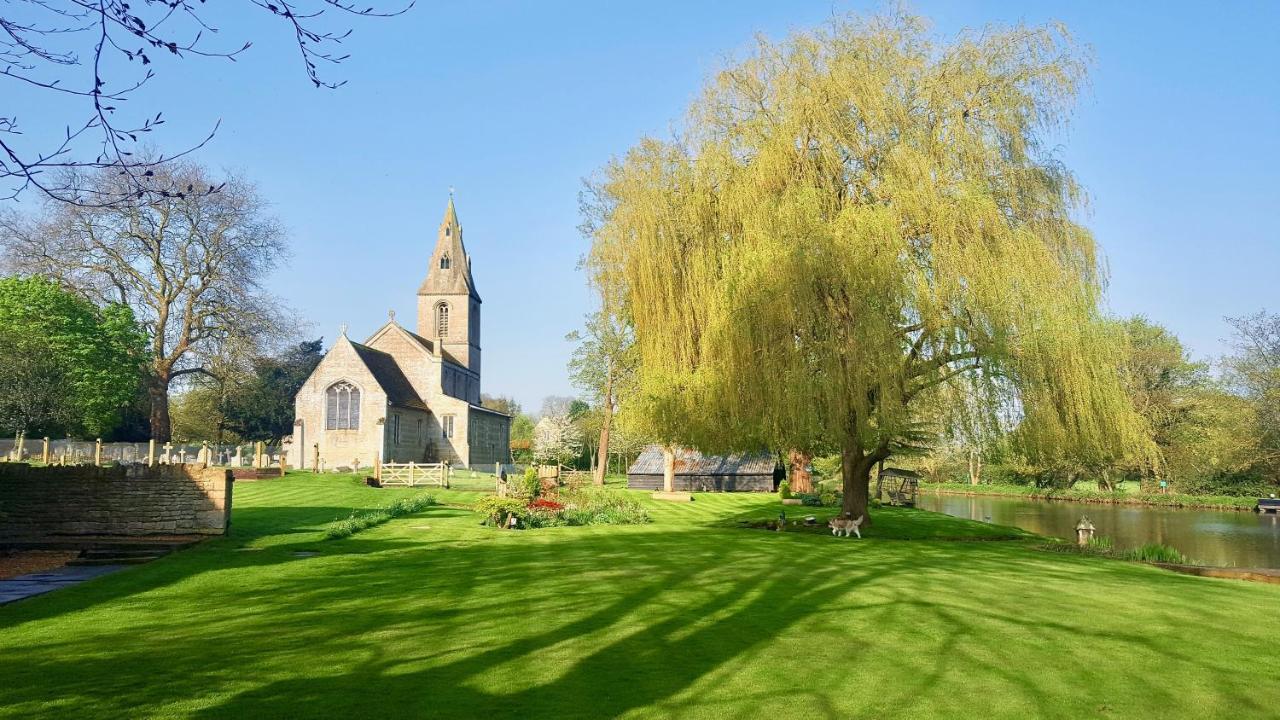 River Nene Cottages Water Newton Eksteriør billede