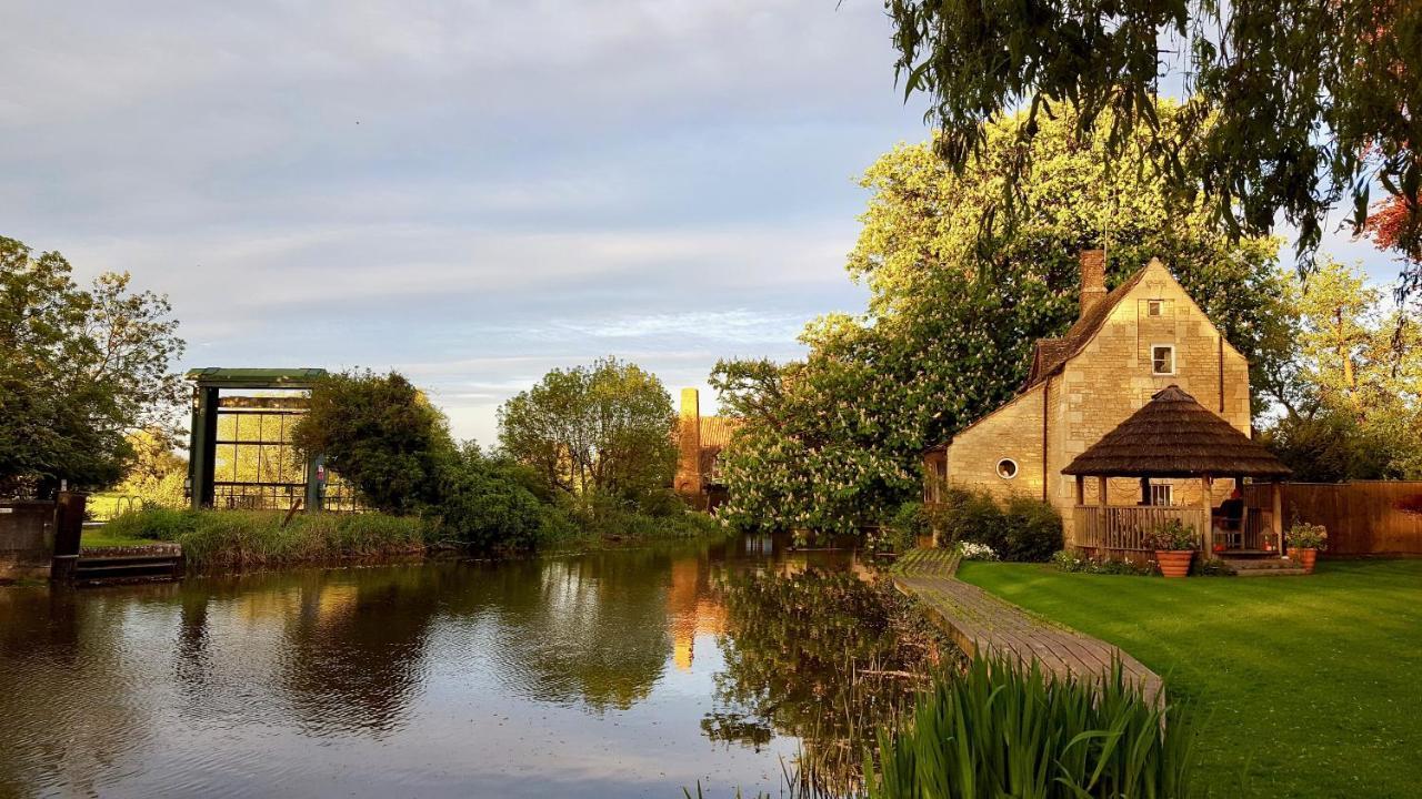 River Nene Cottages Water Newton Eksteriør billede