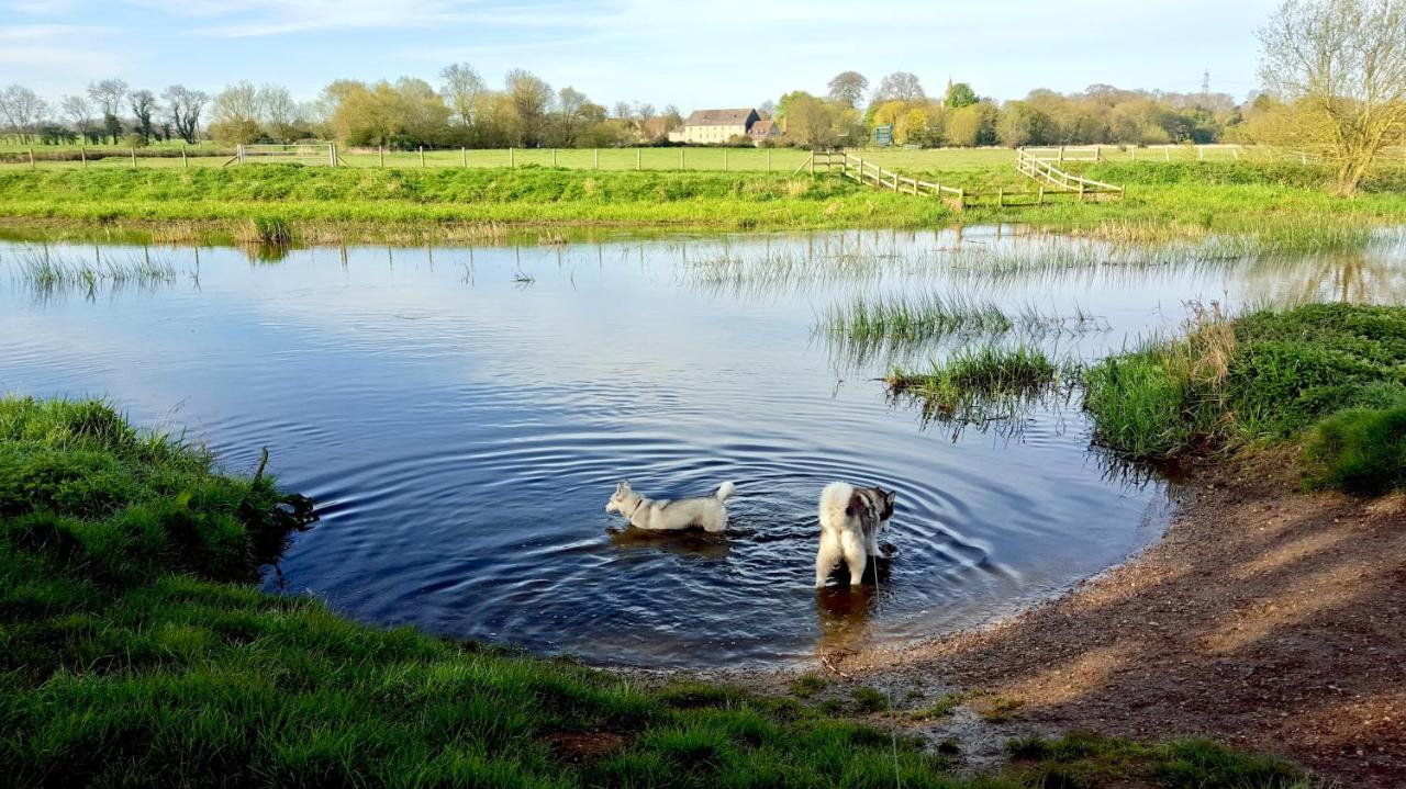 River Nene Cottages Water Newton Eksteriør billede