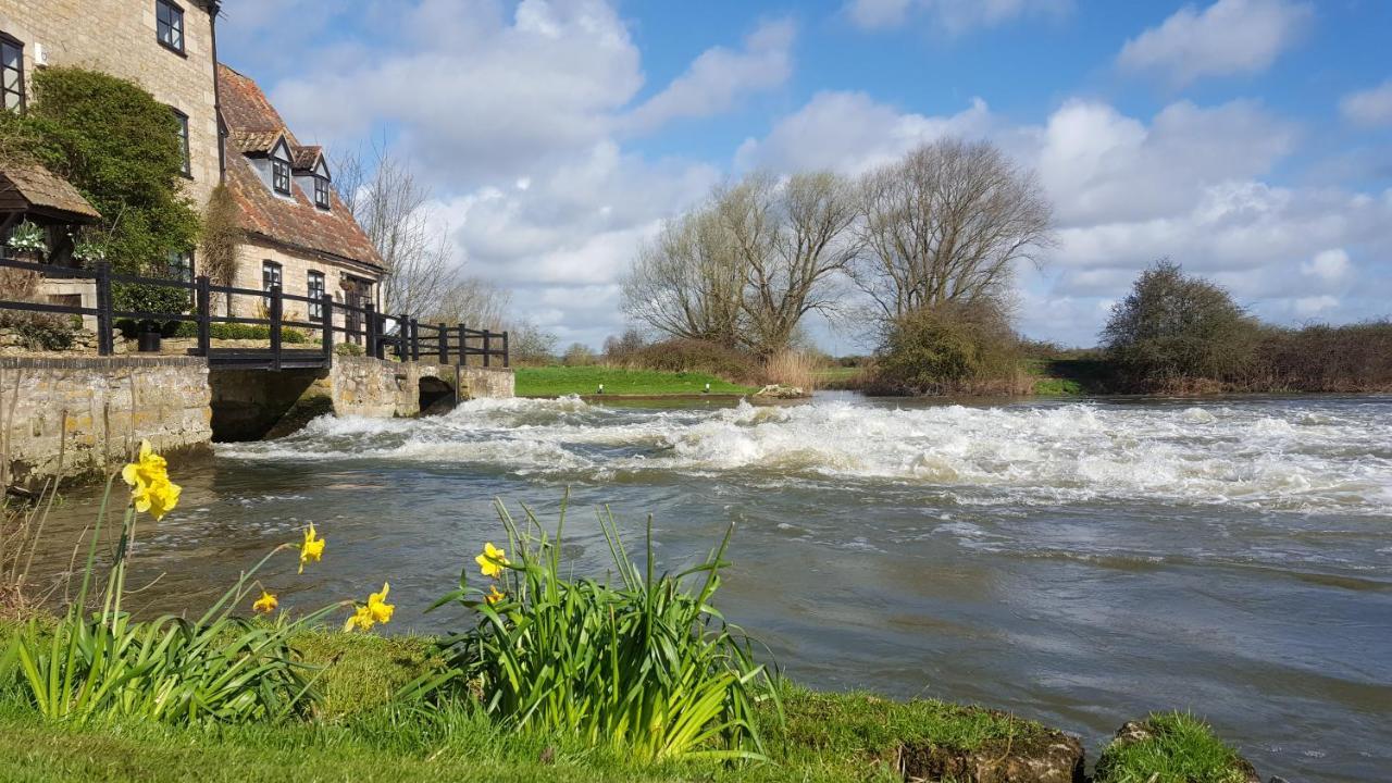 River Nene Cottages Water Newton Eksteriør billede